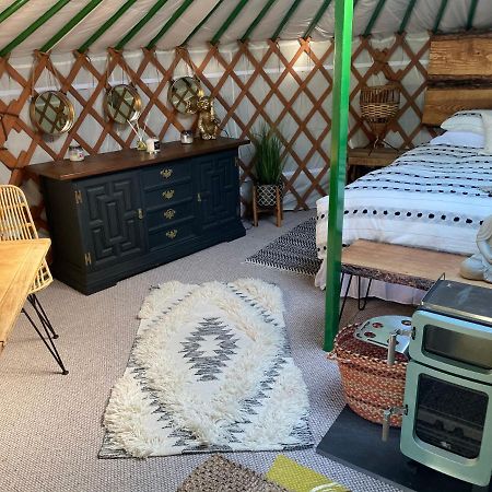 O Dan Y Coed Luxury Yurt With Hot Tub Hotel Chwilog Exterior foto