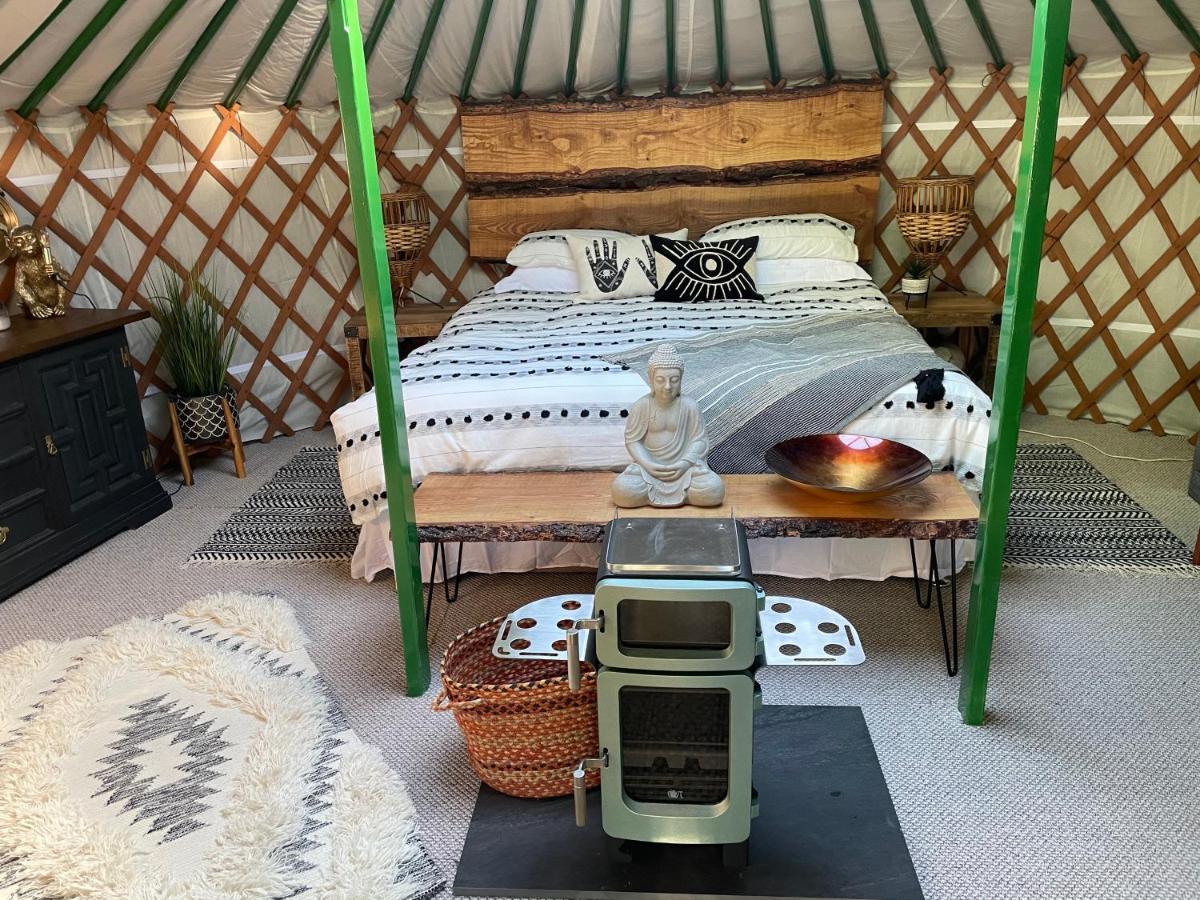 O Dan Y Coed Luxury Yurt With Hot Tub Hotel Chwilog Exterior foto