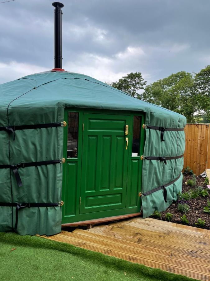 O Dan Y Coed Luxury Yurt With Hot Tub Hotel Chwilog Exterior foto