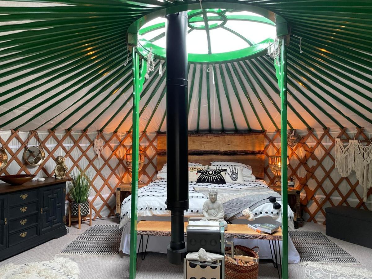 O Dan Y Coed Luxury Yurt With Hot Tub Hotel Chwilog Exterior foto